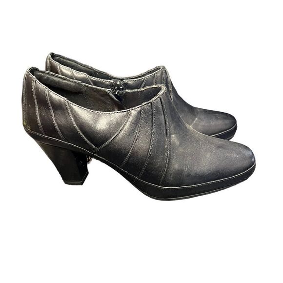 Clarks Artisan bootie black leather side zipper size 9 - Picture 3 of 11